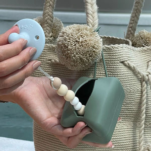Ali+Oli Pacifier Holder - Zipperless Edition